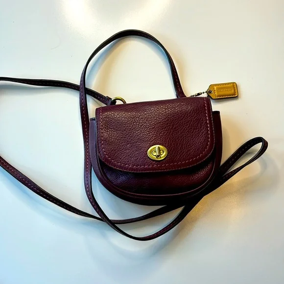 Coach | Park Mini Turnlock Flap in Burgundy - Picture 1 of 5